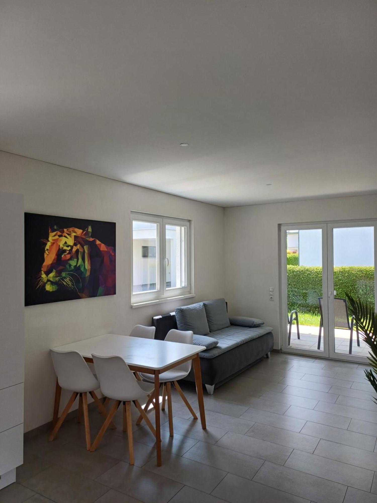Crown Living Design Apartment - Gratis Parkplatz - Wlan - Kueche - Self Check-In Altach Exterior foto